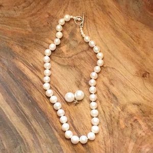 Fresh water pearls with sterling silver clasp